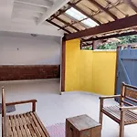 Casa Com Garagem - 300M Da Rua Das Pedras