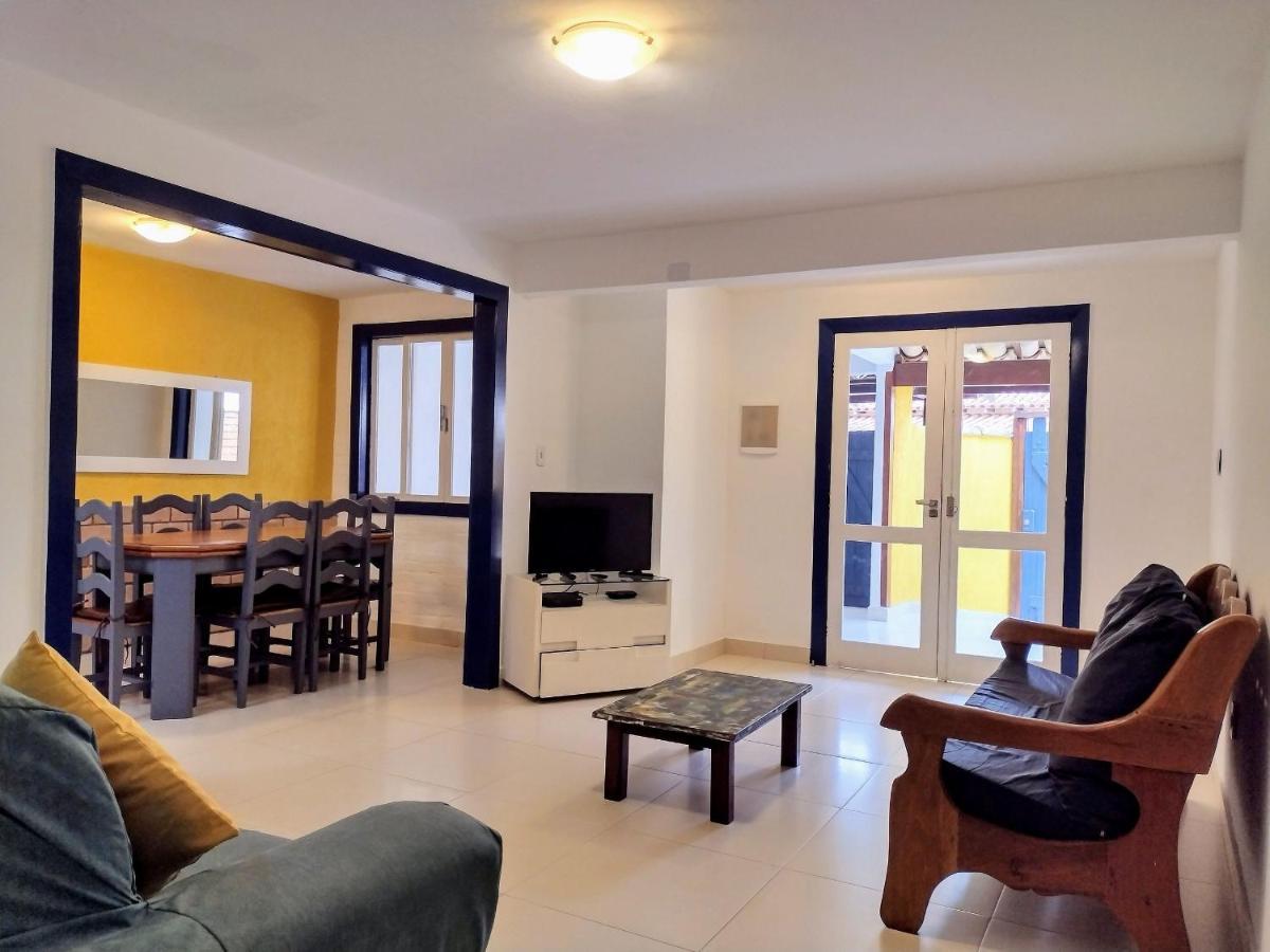 Casa Com Garagem - 300m Da Rua Pedras